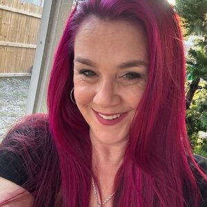 Meet your Posher, Hilary